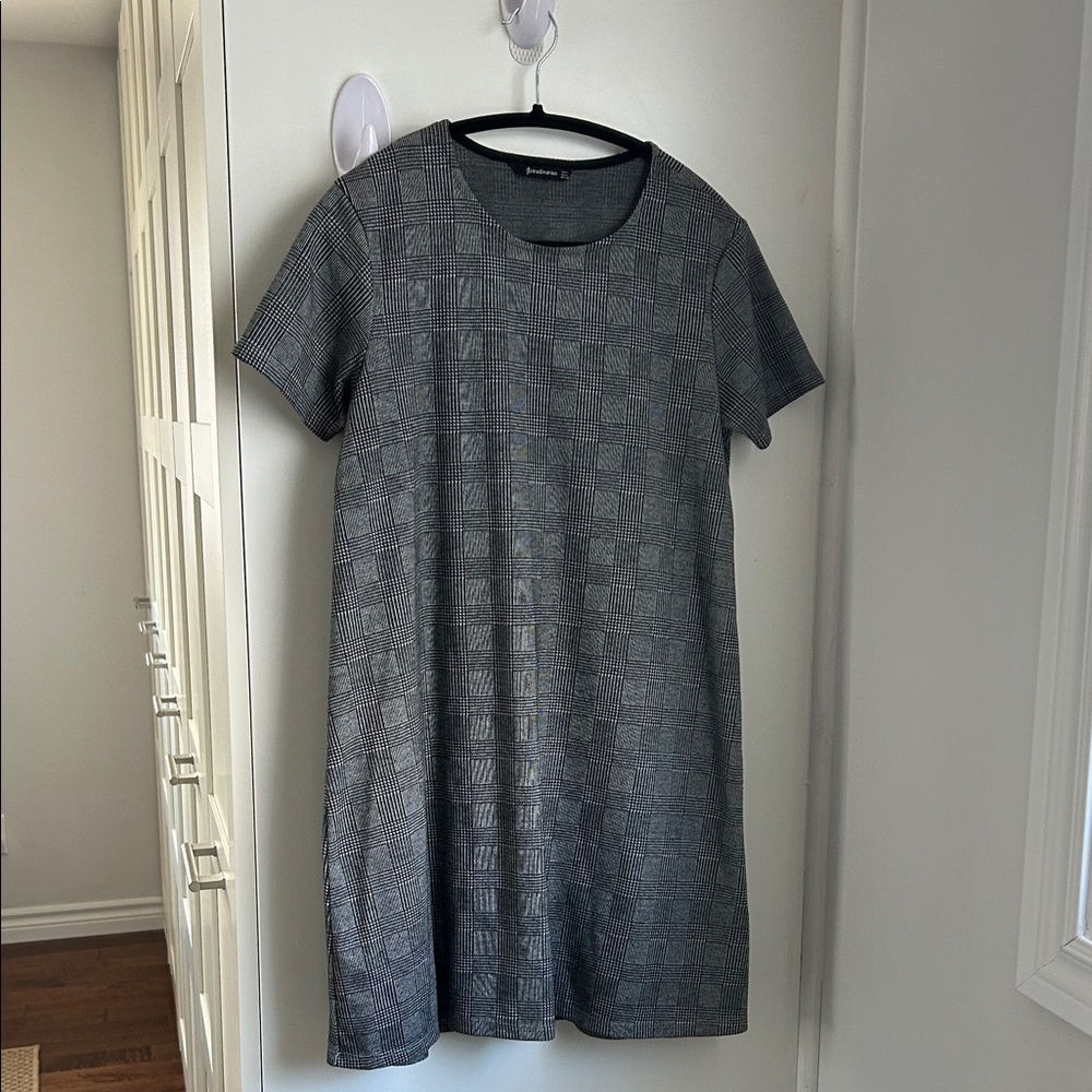 stradivarius Gray Checked Short-Sleeve Shift Dress